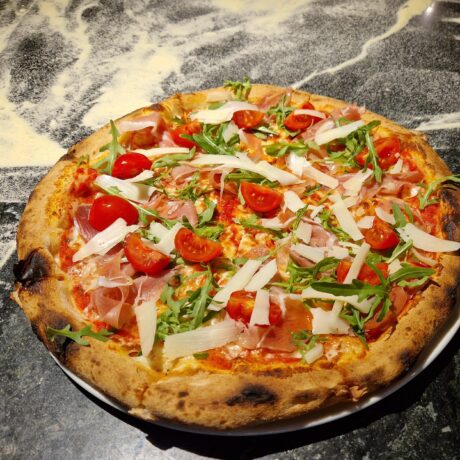 Pizza Prosciutto Crudo Afumati. Comanda acum!