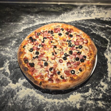 Pizza Capriciosa Afumati. Comanda acum!