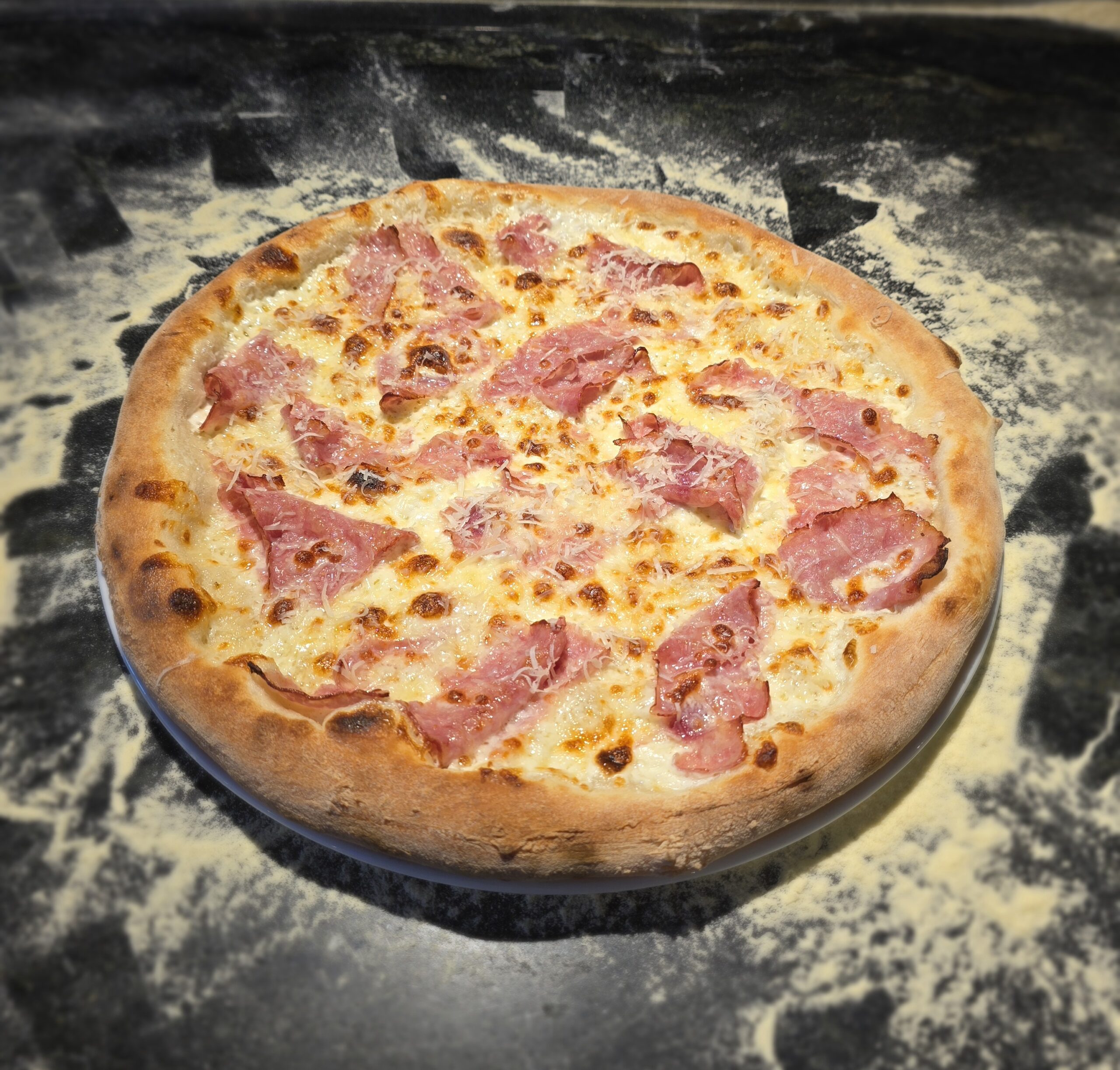 Pizza Carbonara Afumati. Comanda acum!