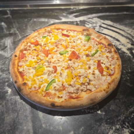 Pizza cu Pui Afumati. Comanda acum!